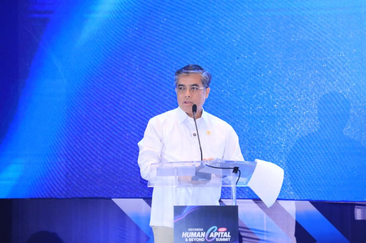 Menaker Yassierli: AI di Dunia Kerja Harus Tingkatkan Produktivitas, Bukan Sekadar Gantikan Pekerja